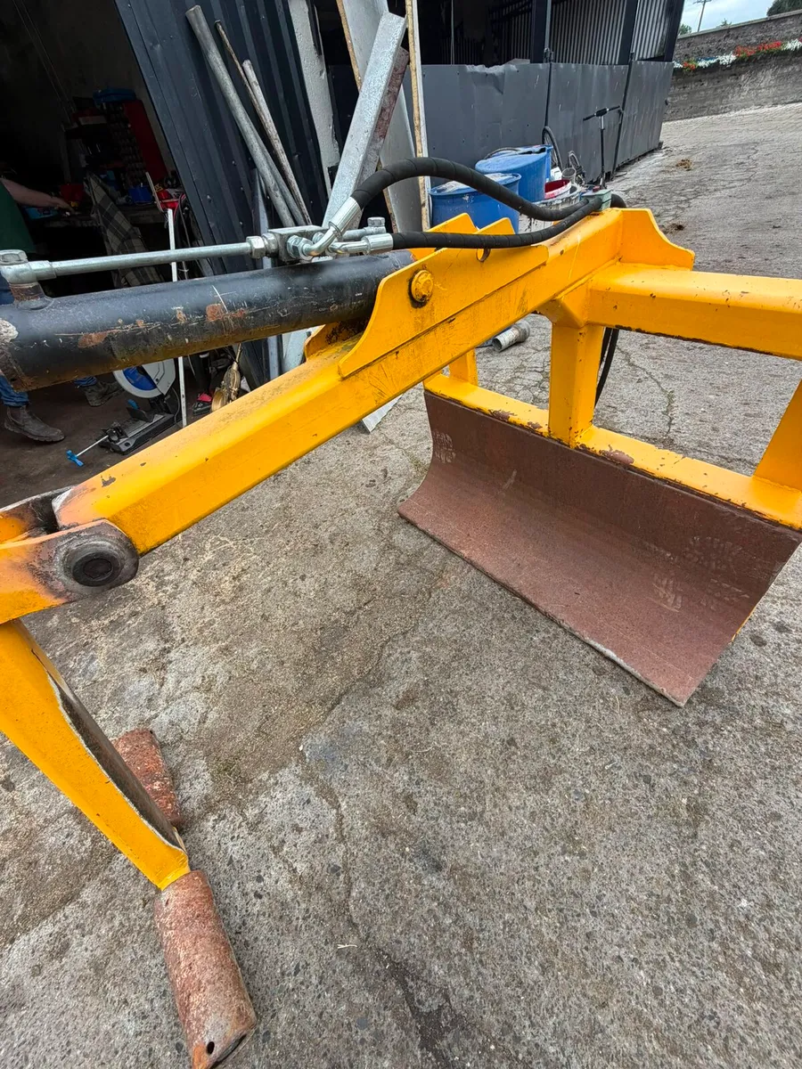 Bale Lifter - Image 2