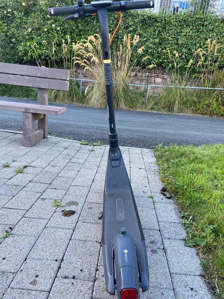 Segway Ninebot e2 pro Scooter - Image 2