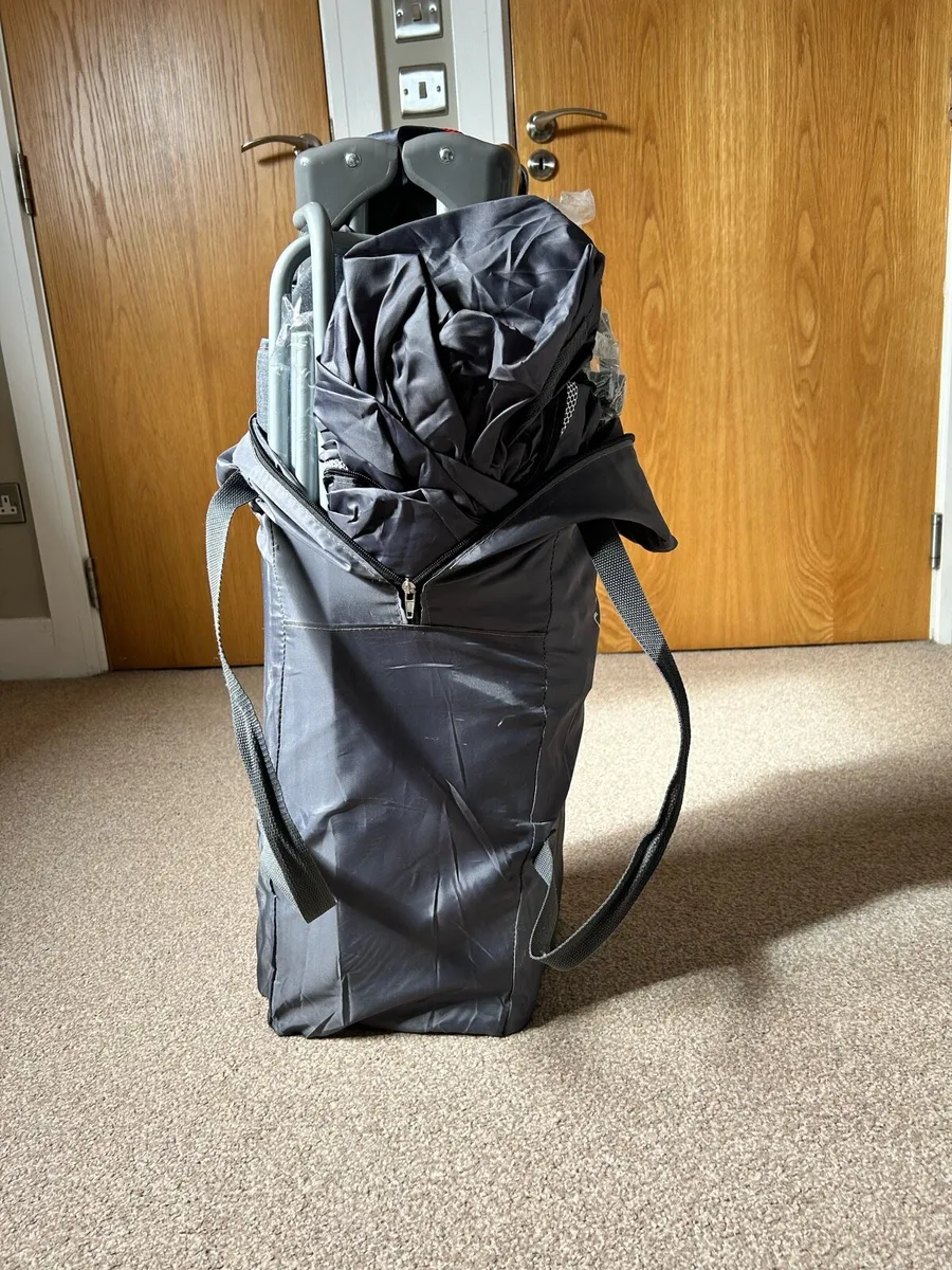 Miniuno Travel Cot - Image 3