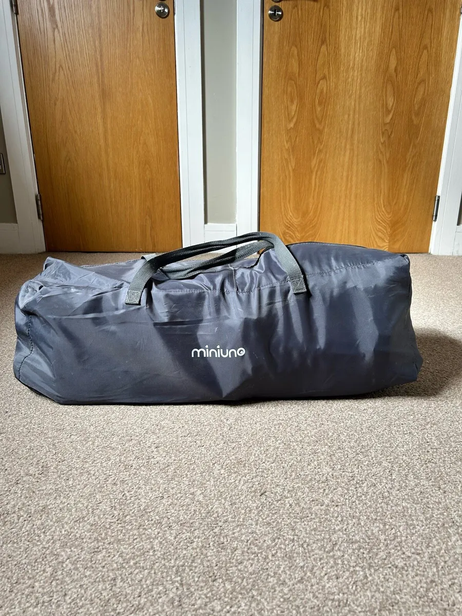 Miniuno Travel Cot - Image 1