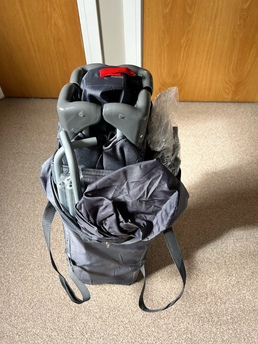 Miniuno Travel Cot - Image 2