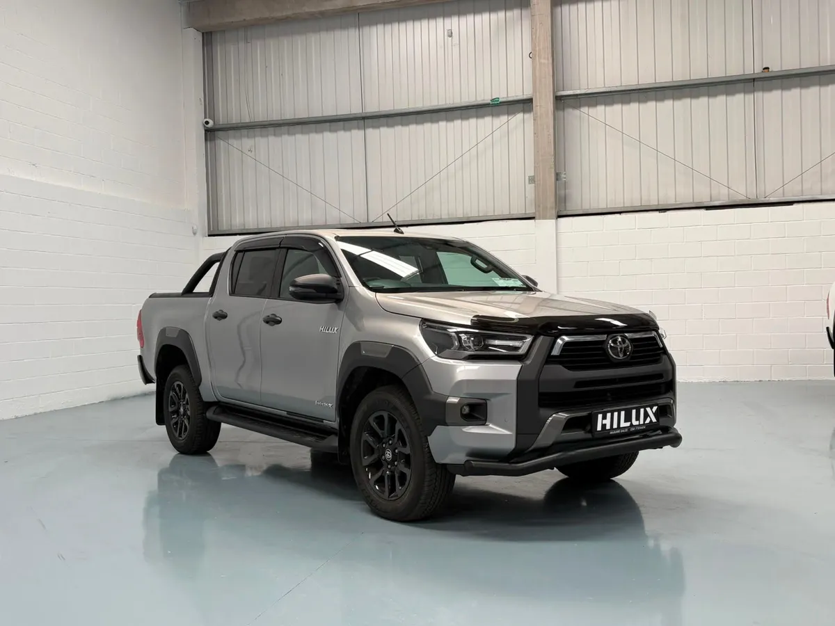 2021 Toyota Hilux 2.8 Invincible X Auto - Image 2