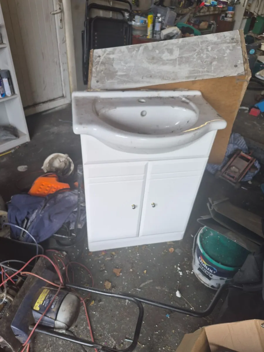 Vanity unit and sink
