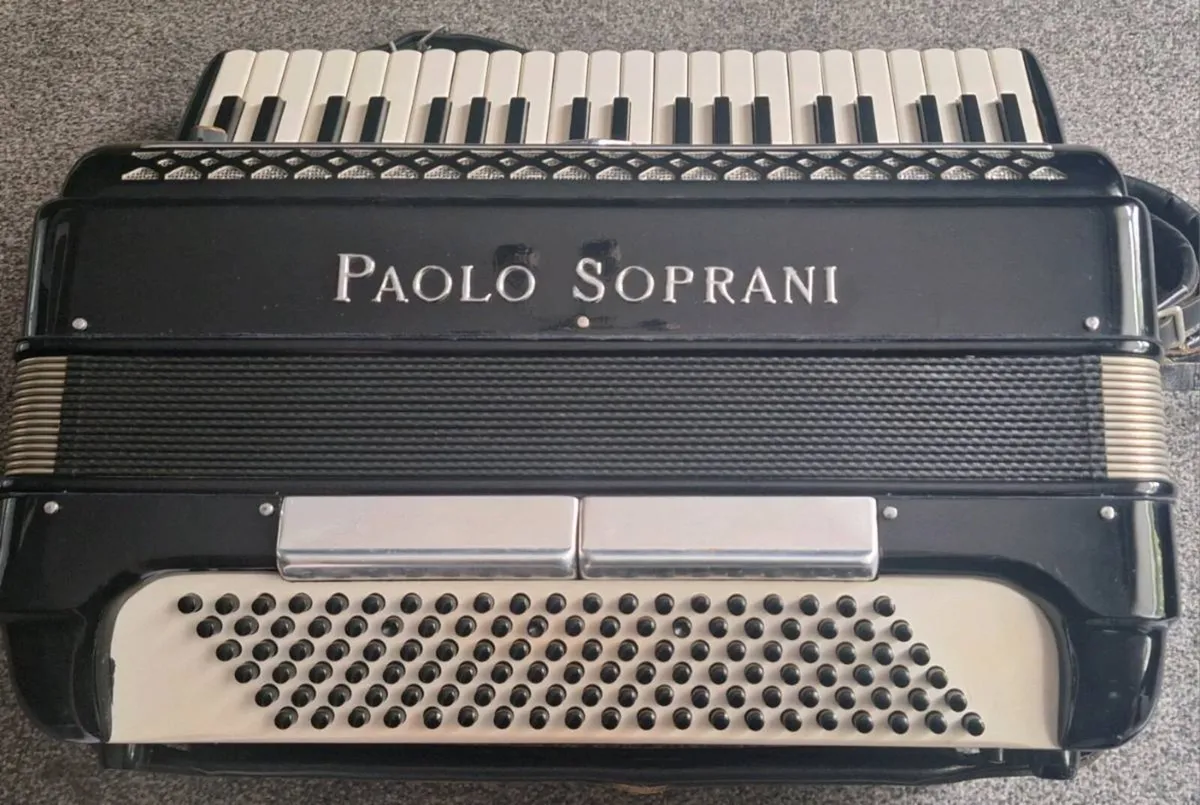 Paolo Soprani Accordion Make: Paolo Soprani
​Type: - Image 2