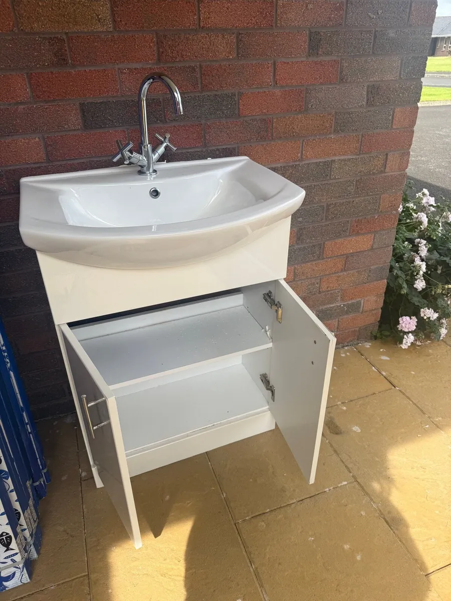 Bathroom - Image 2