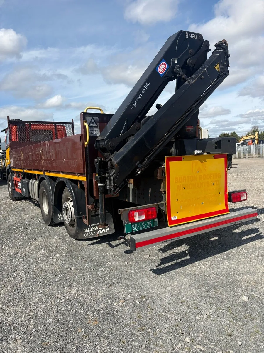 DAF 6 by 2 WITH REAR MOUNTED CRANE - Image 1
