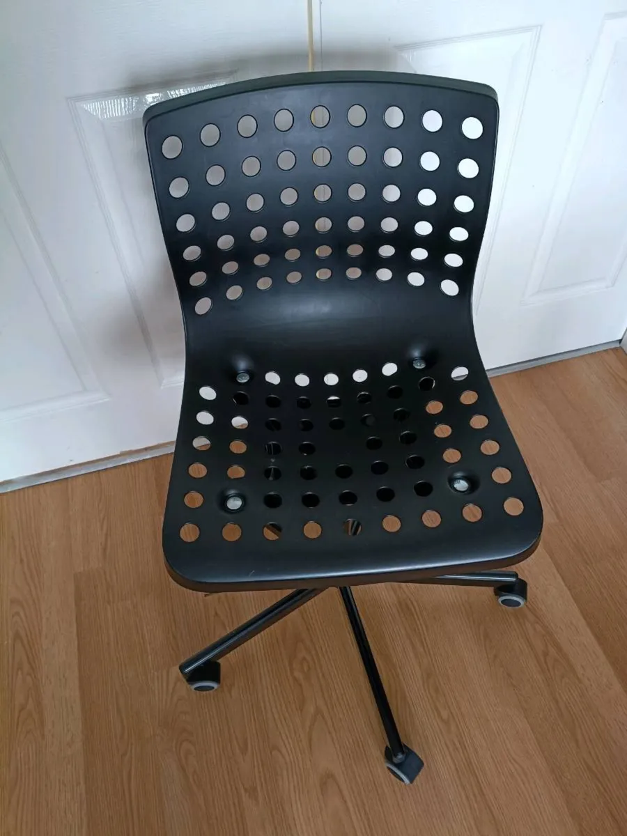 Black office desk chair - Image 3