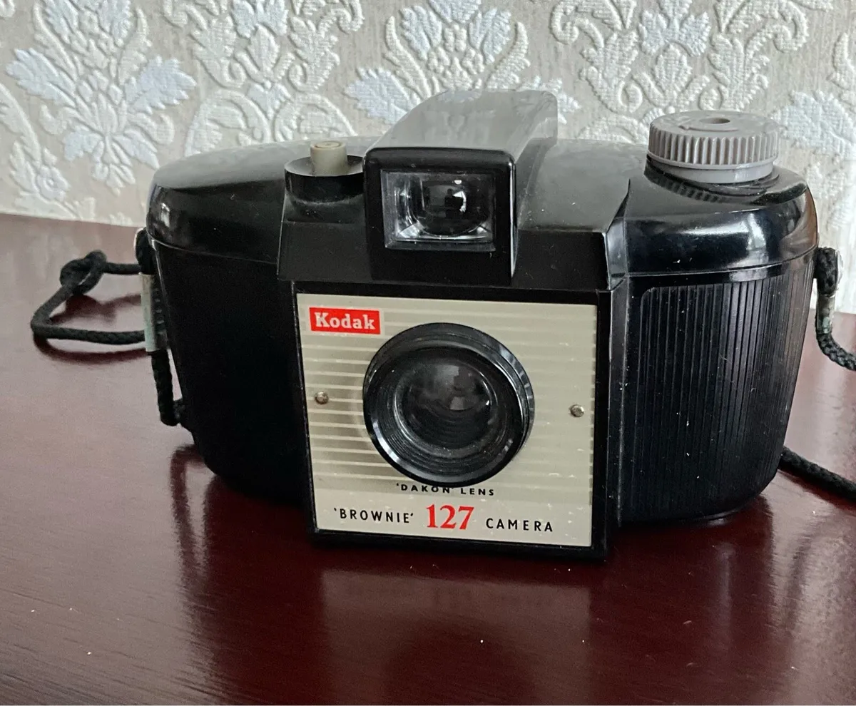 Vintage Kodak Brownie 127 Camera with Drakon Lens - Image 1