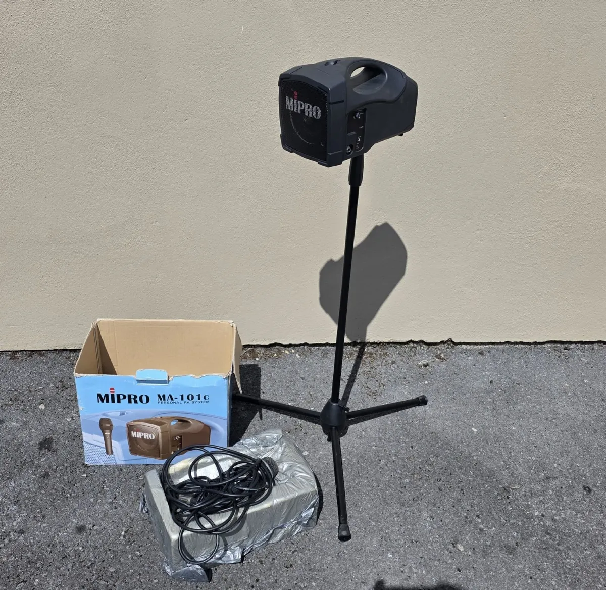 Battery powered speaker