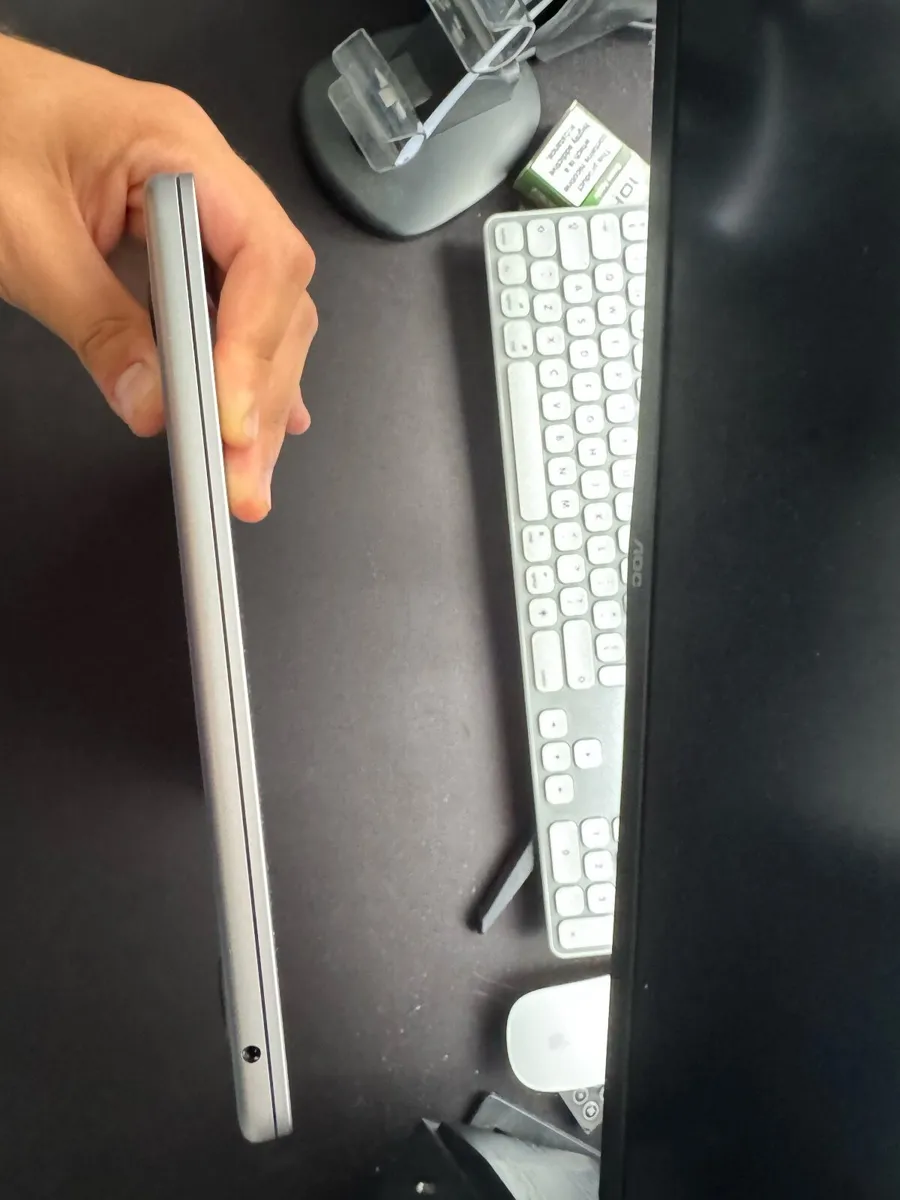 MacBook Air M2 - Image 2