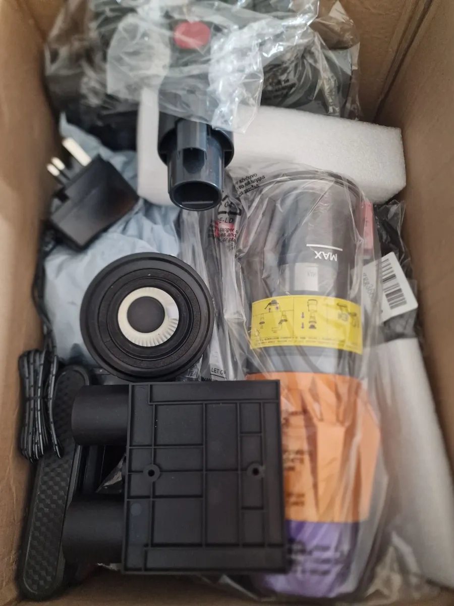 New Cordless Vaccum in Original Box - Image 2