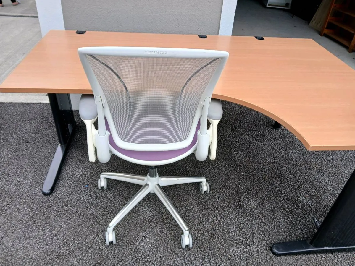 Office desk and chair - Image 3