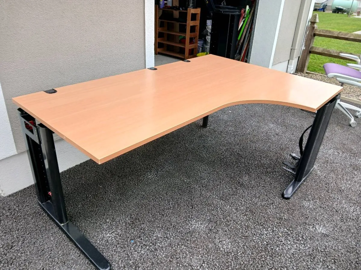 Office desk and chair - Image 4