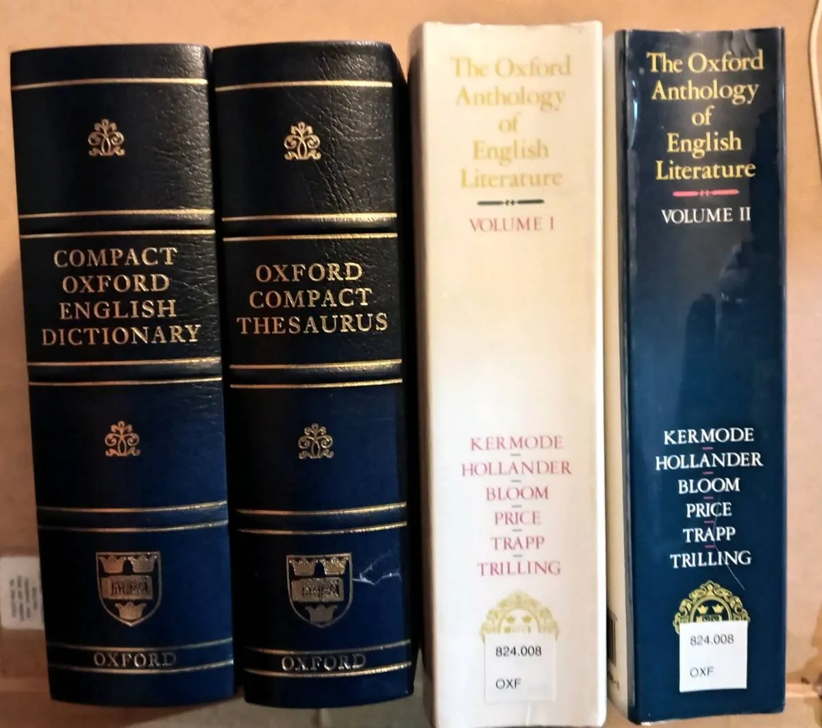 Oxford Dictionary Thesaurus English Literature - Image 1