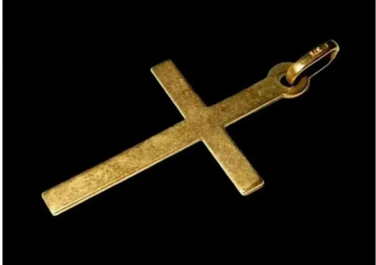 Vintage Hallmarked 9ct Traditional Cross - Image 2