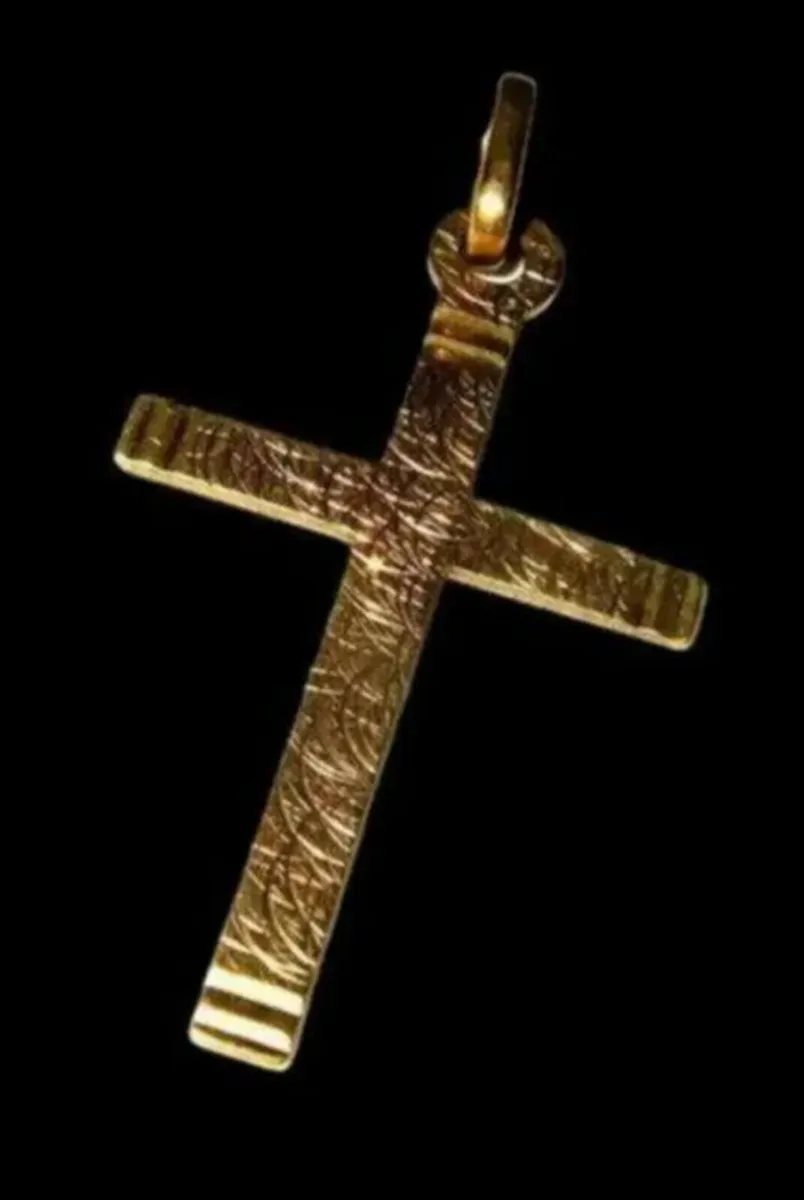 Vintage Hallmarked 9ct Traditional Cross - Image 4