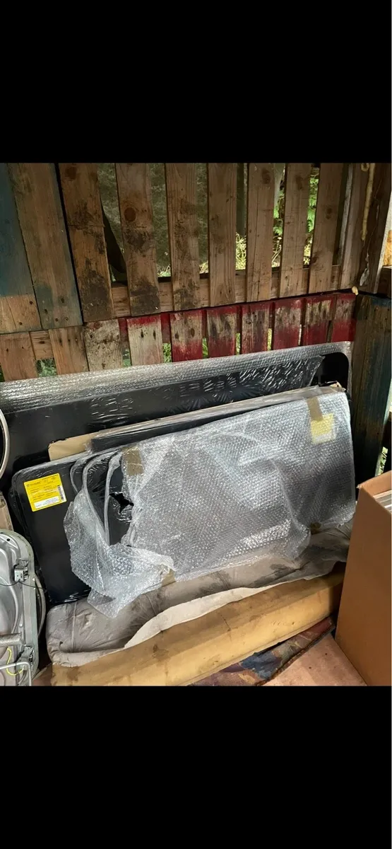 Privacy glass for t4 t5 transporters (variety) - Image 1
