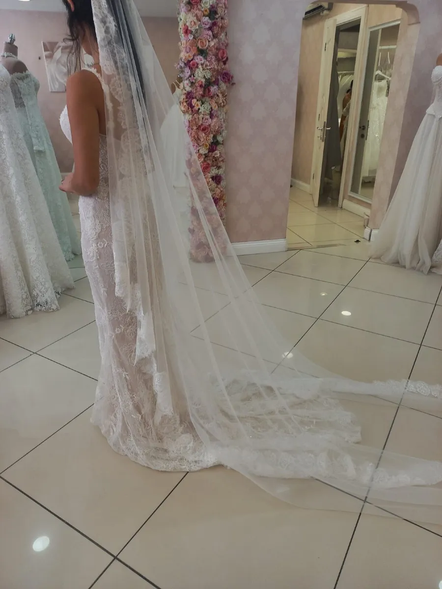 Unworn custom-made wedding dress & veil-size34/36 - Image 2