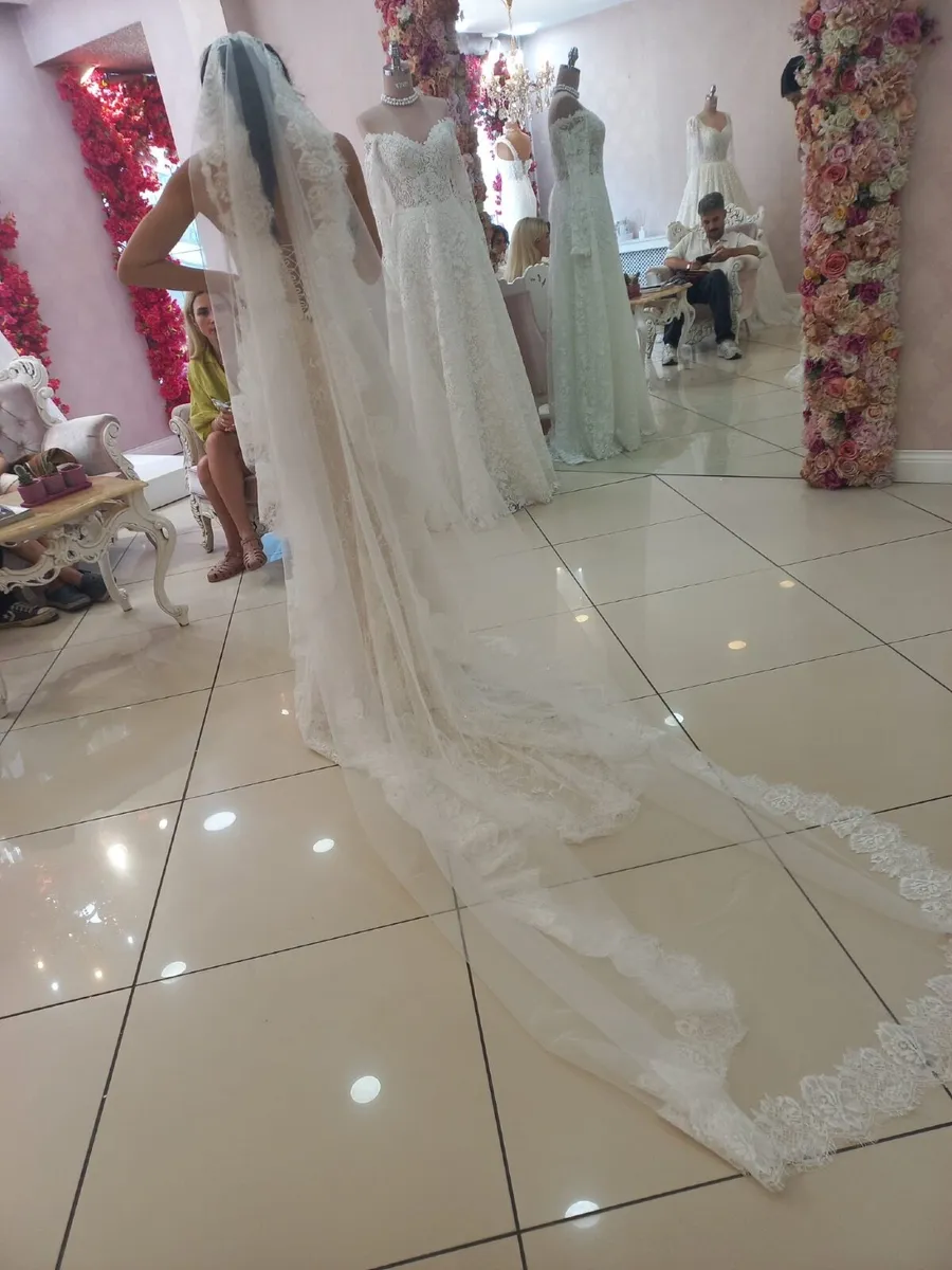Unworn custom-made wedding dress & veil-size34/36 - Image 3