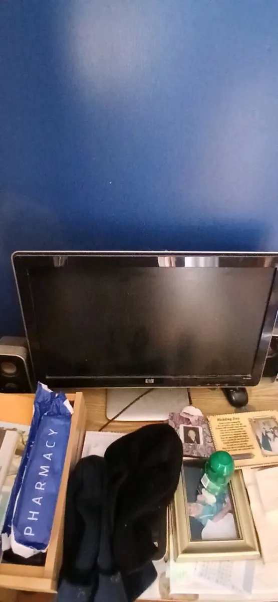 OLD COMPUTER - Image 1