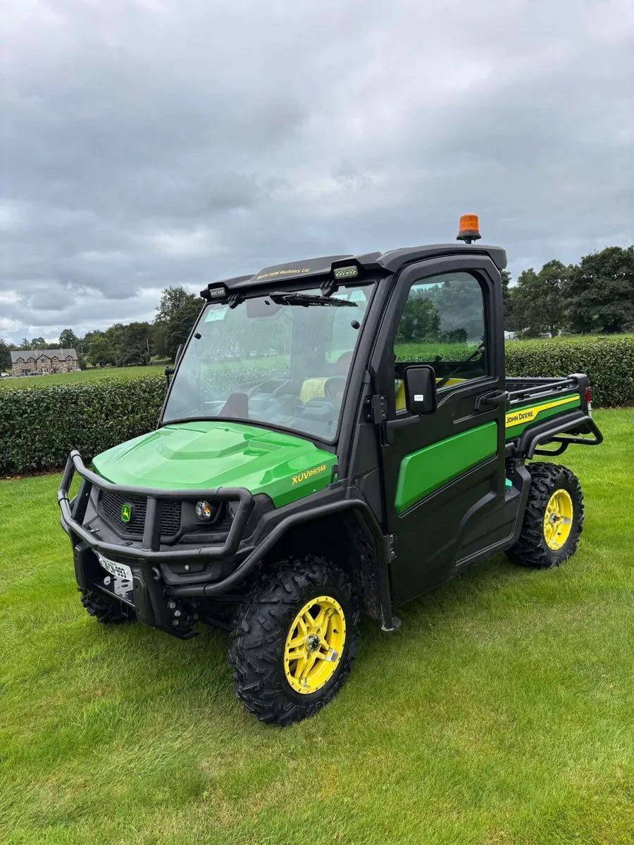 John deer gator - Image 1