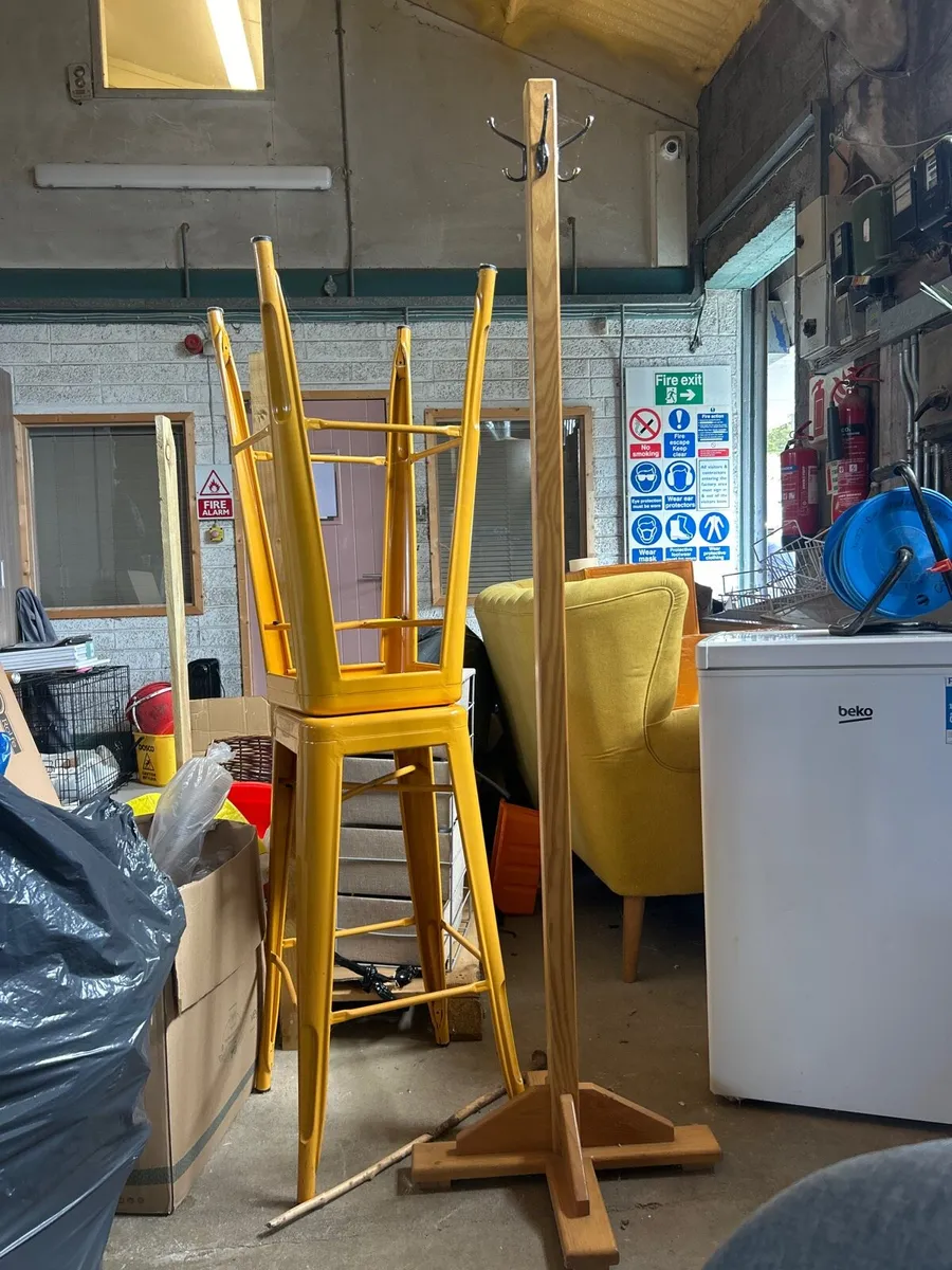 Coat hanger - Image 1