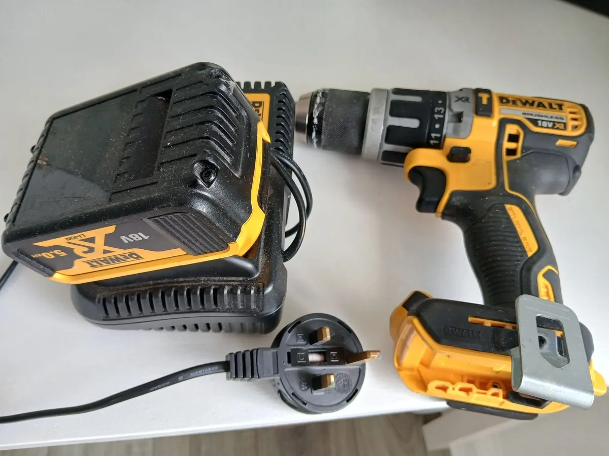 Dewalt Drill with Battery and Charger