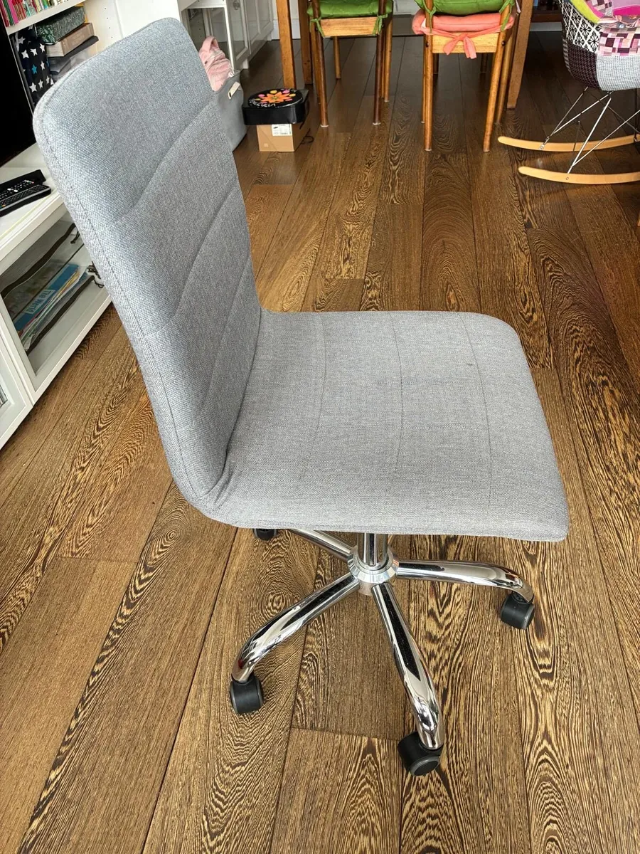 Beautiful Desk chair - Image 2