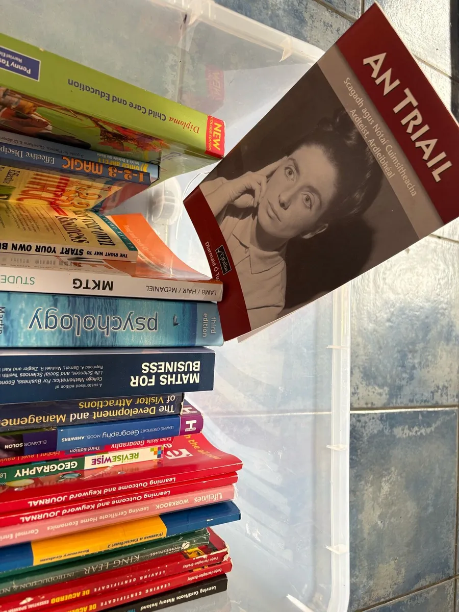 Schoolbooks - Image 1