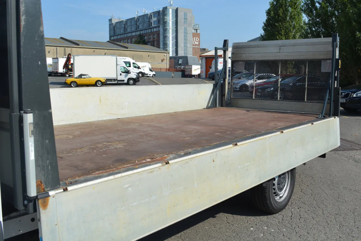 Mercedes-Benz Sprinter Dropside & Tail Lift - Image 3