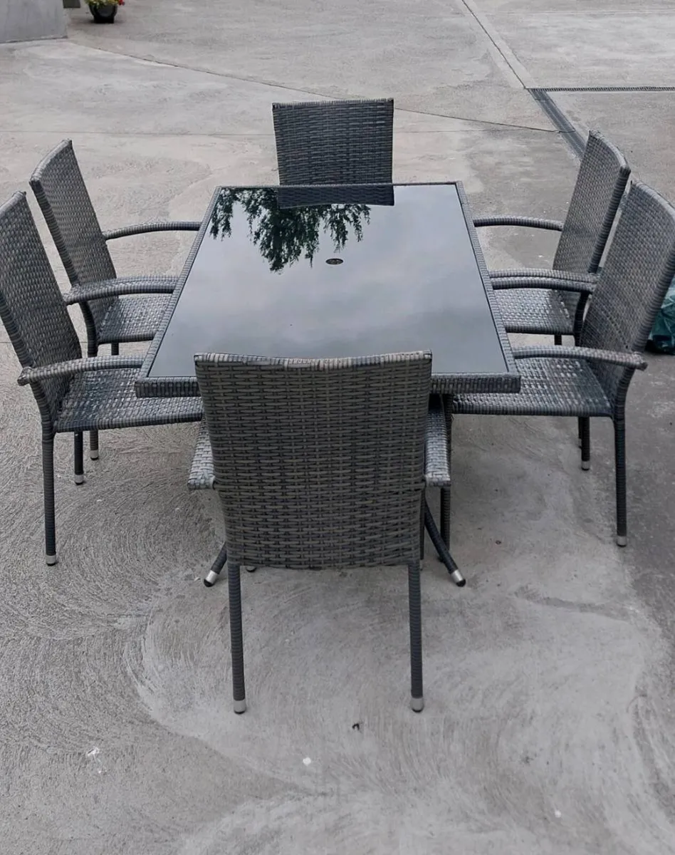 6 Seater Outdoor Dining Set - Image 1