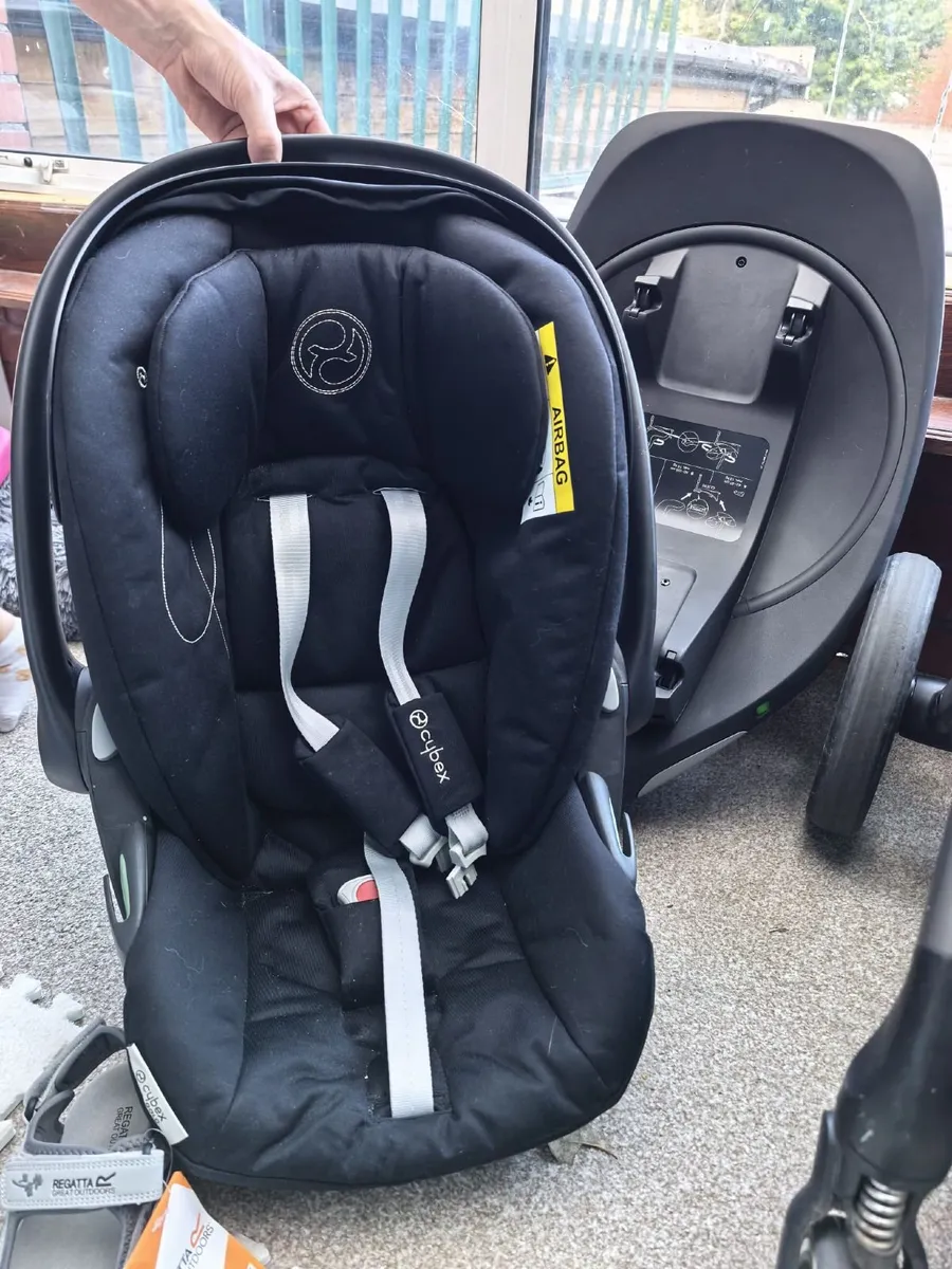 Cybex Cybex Cloud T i-Size Rotating Baby Car Seat - Image 1