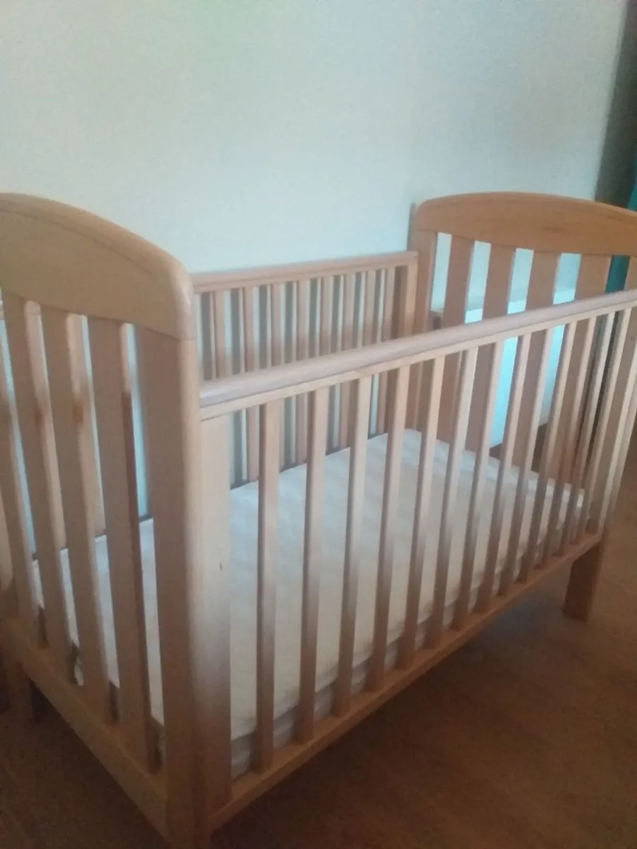 Mamas and Papas cot - Image 2