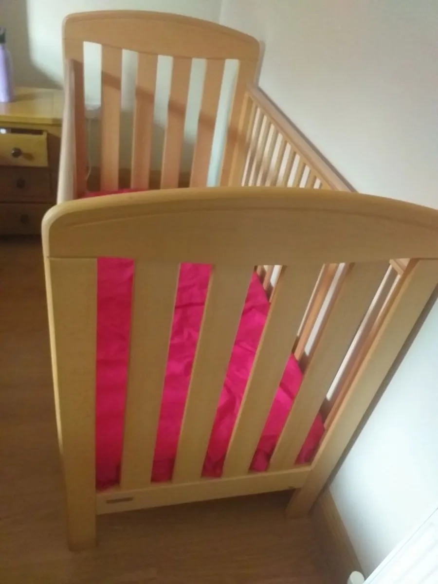 Mamas and Papas cot - Image 3