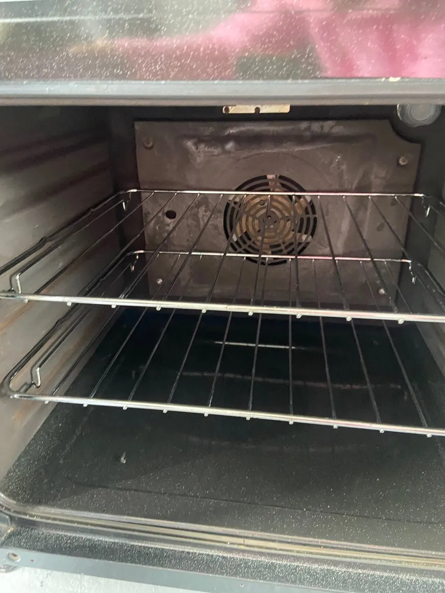 Oven - Image 3
