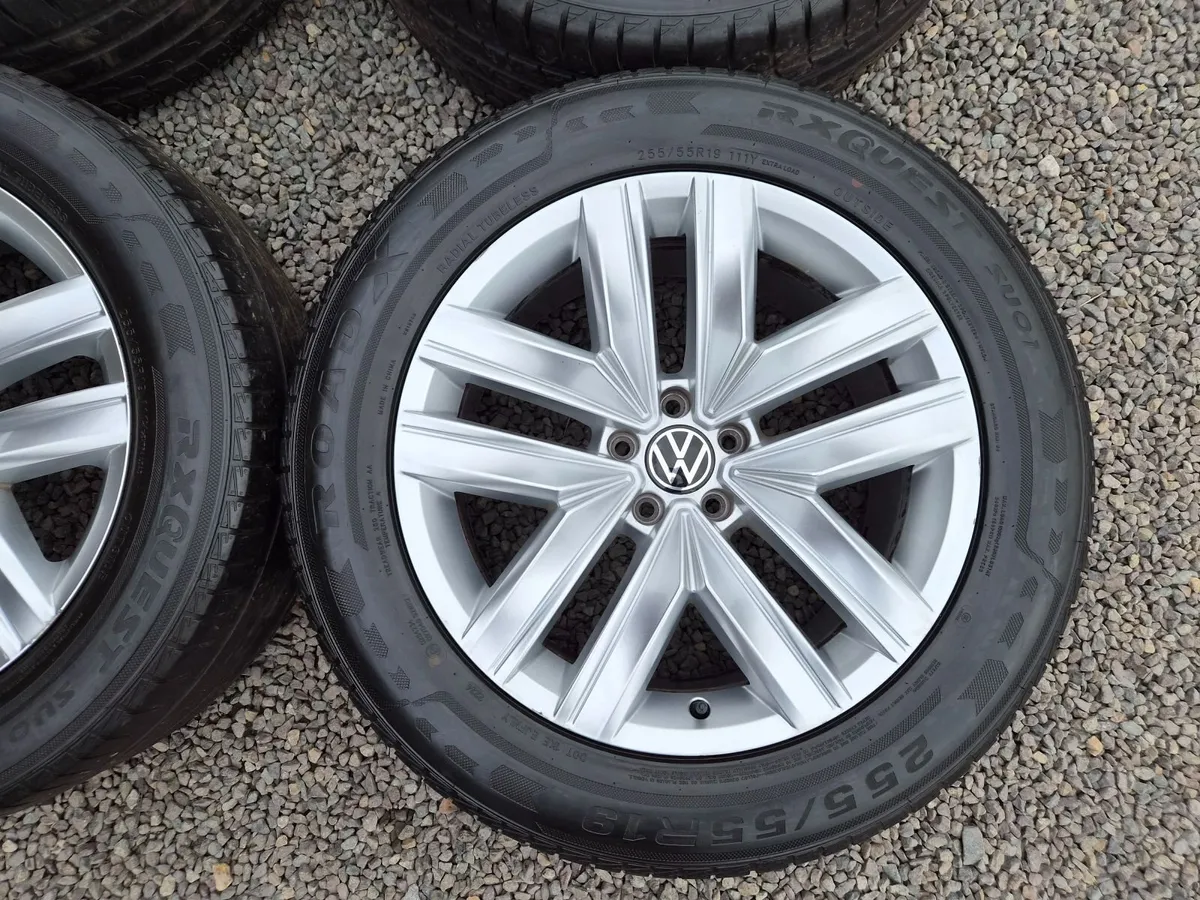Volkswagen Touareg 19" - Image 2