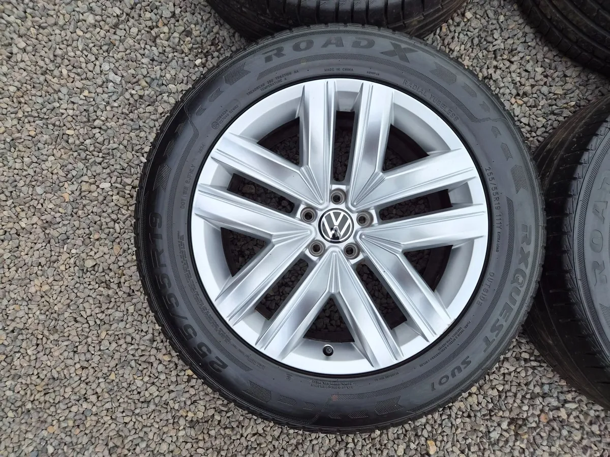 Volkswagen Touareg 19" - Image 4