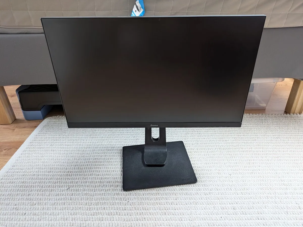 iiyama 24 inch monitor - Image 1