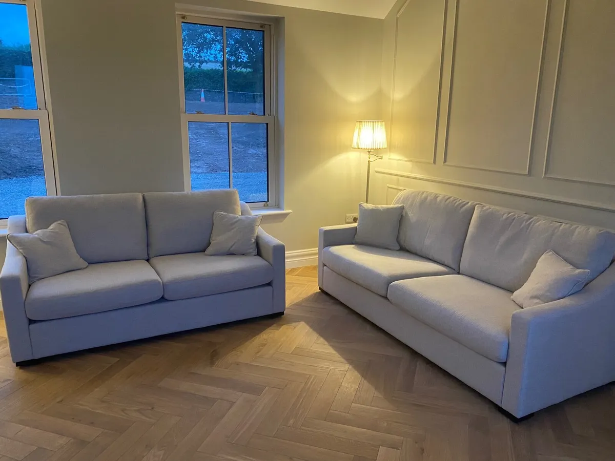 Finline Furniture Sofa Set – Excellent Condition - Image 4