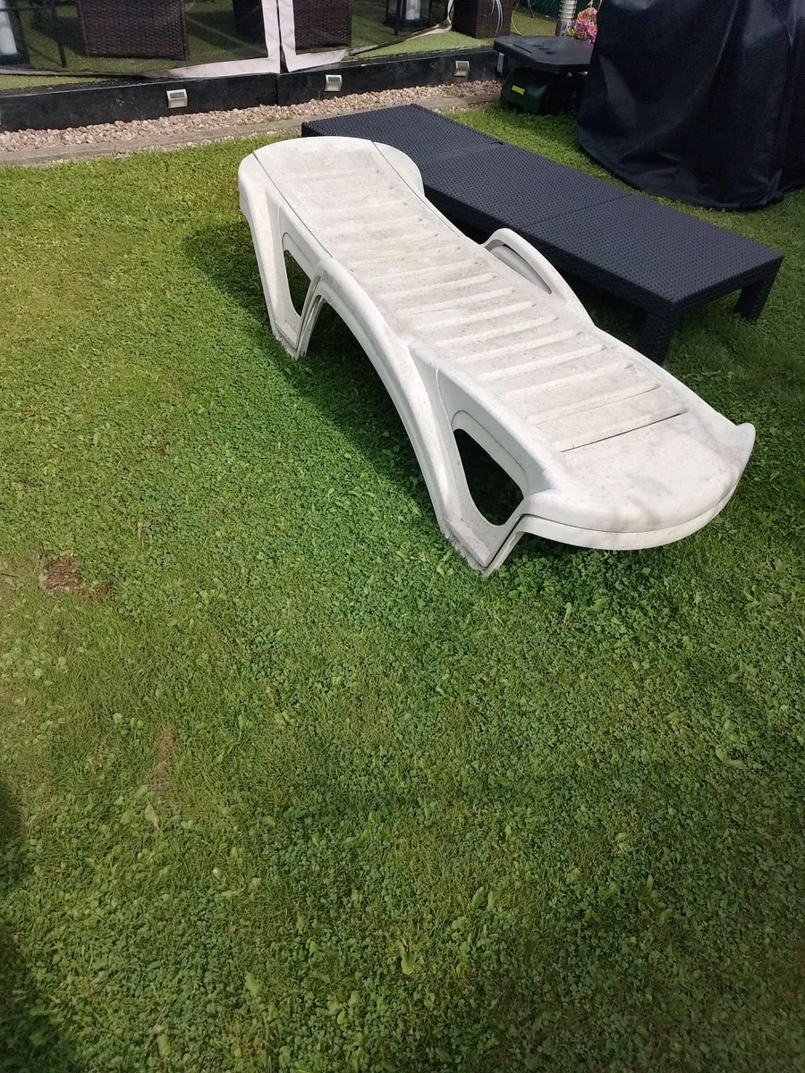 Two loungers - Image 2