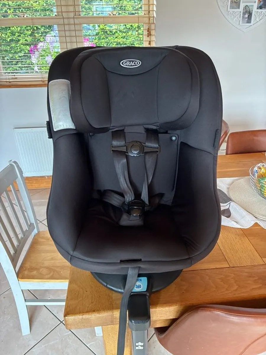 graco swivel car seat - Image 1