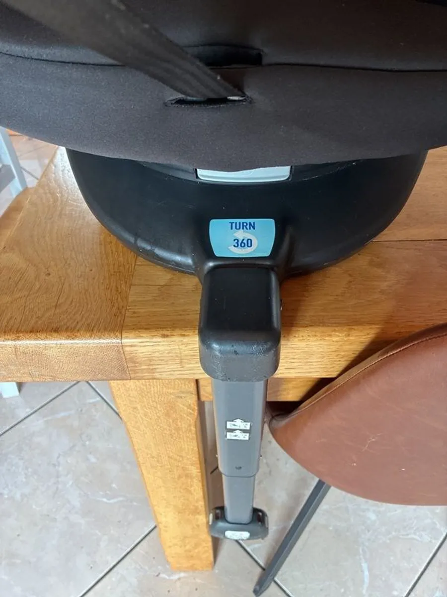 graco swivel car seat - Image 3