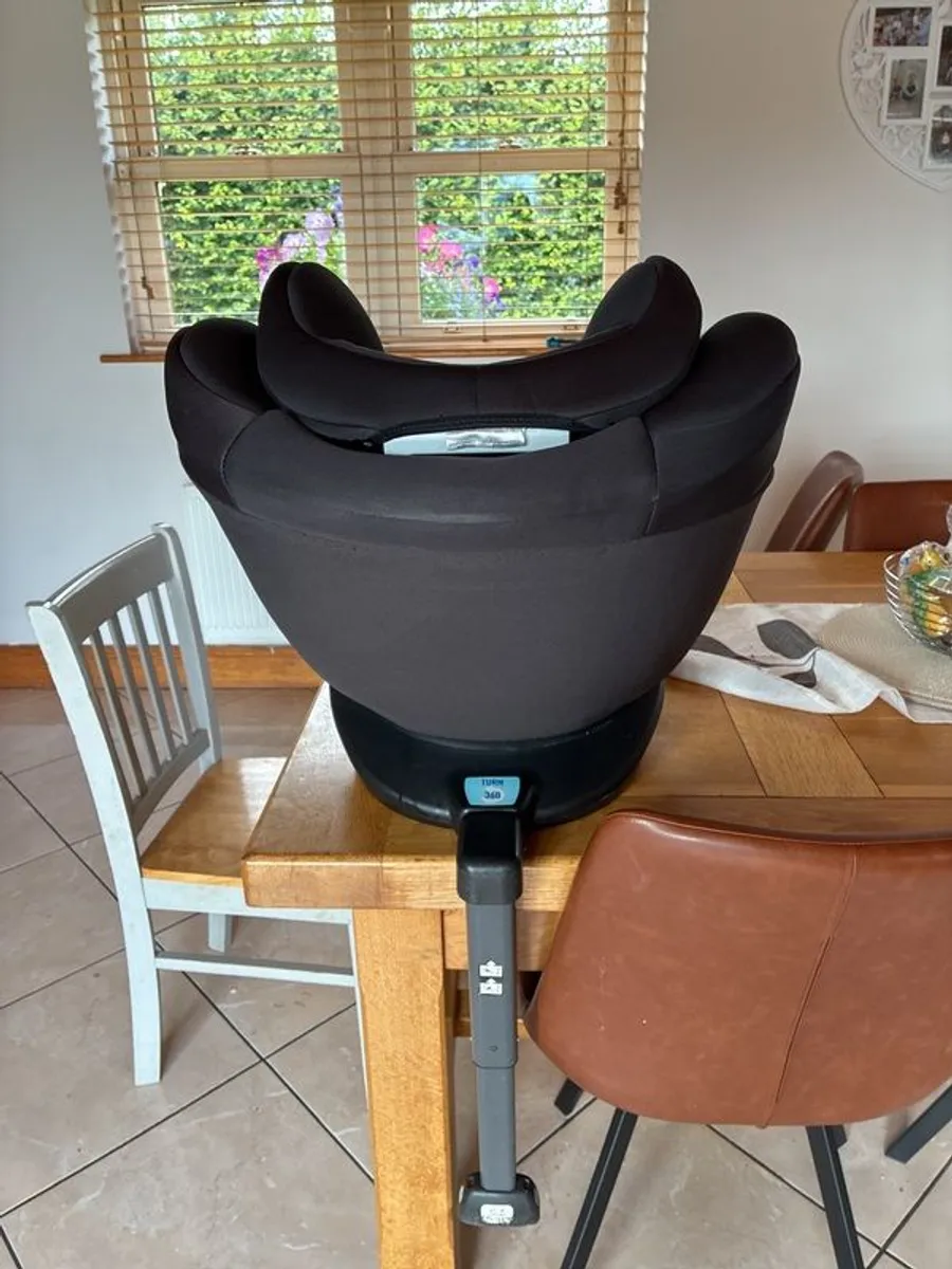 graco swivel car seat - Image 4