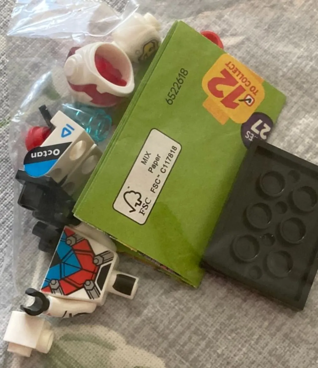Lego Minifigures - Image 2