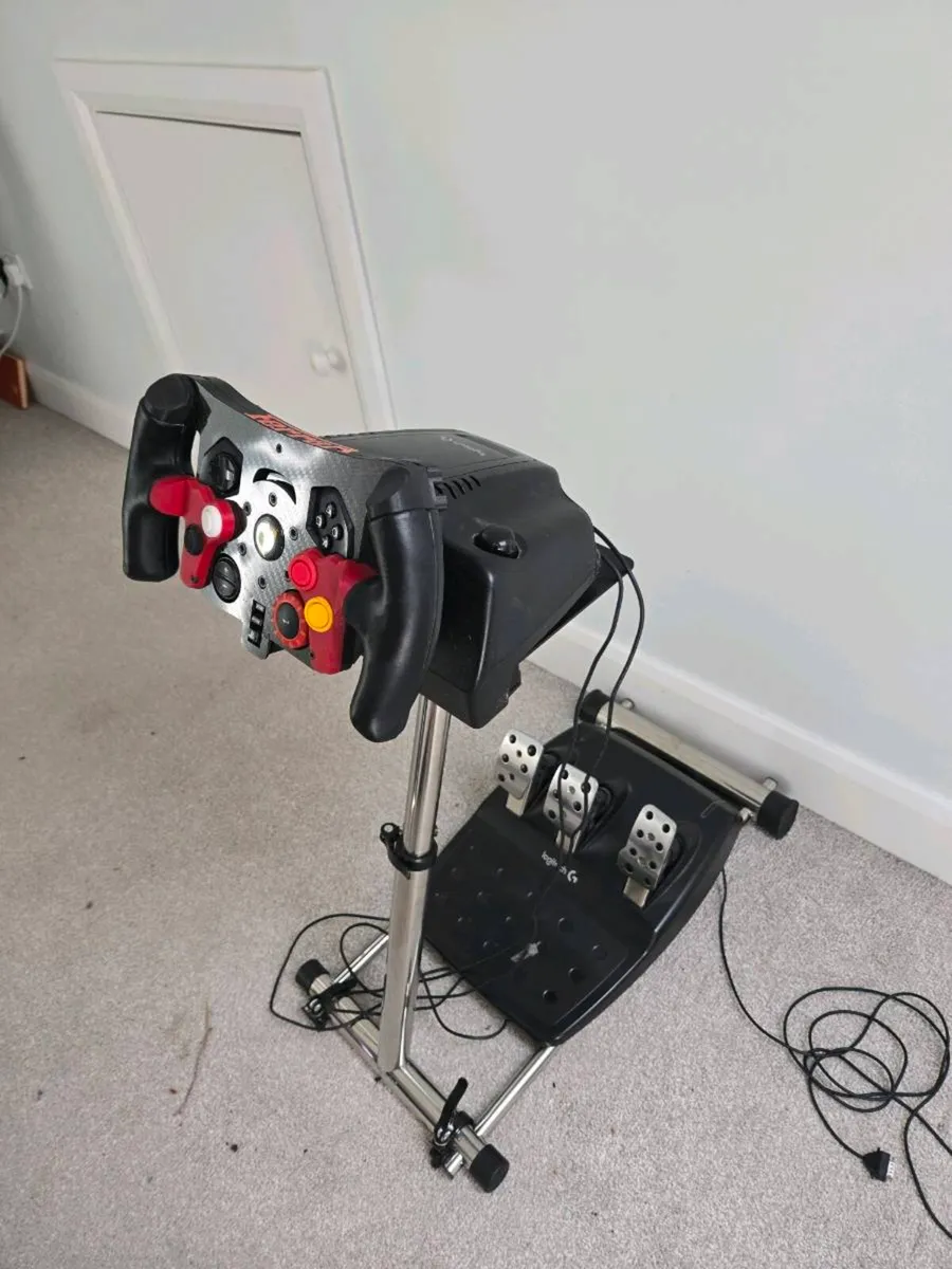 Logitec G29 Wheel, Pedals and Stand - Image 3