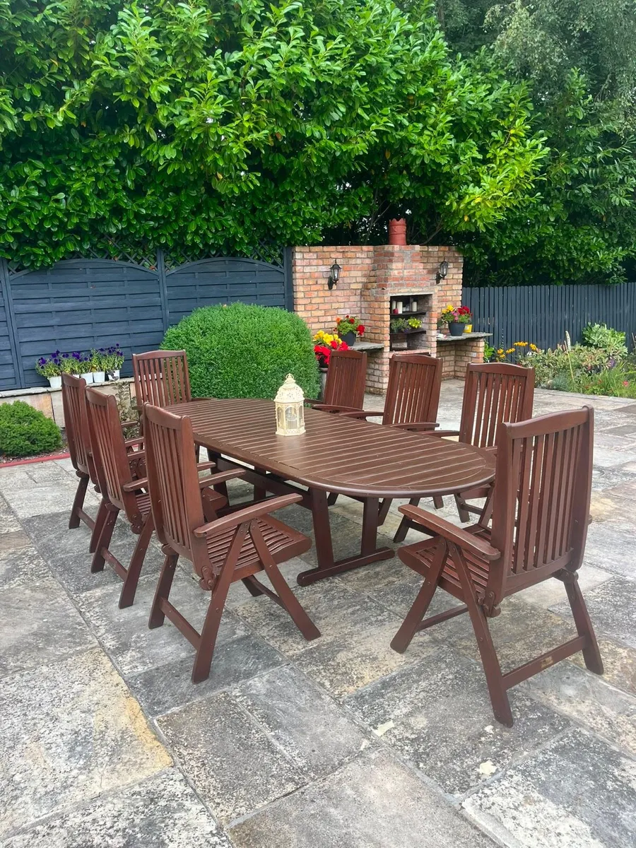 8 seater oak table and chairs - Image 2