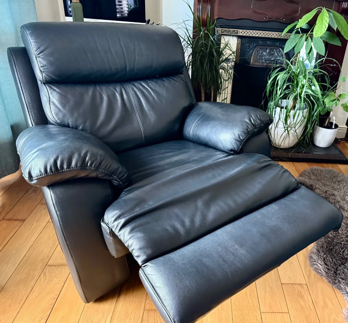 Harvey Norman Recliner sofa 1-seater - Image 2