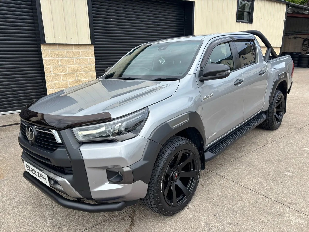 2023 TOYOTA HILUX 2.8 D4D INVINCIBLE X AUTO - Image 2