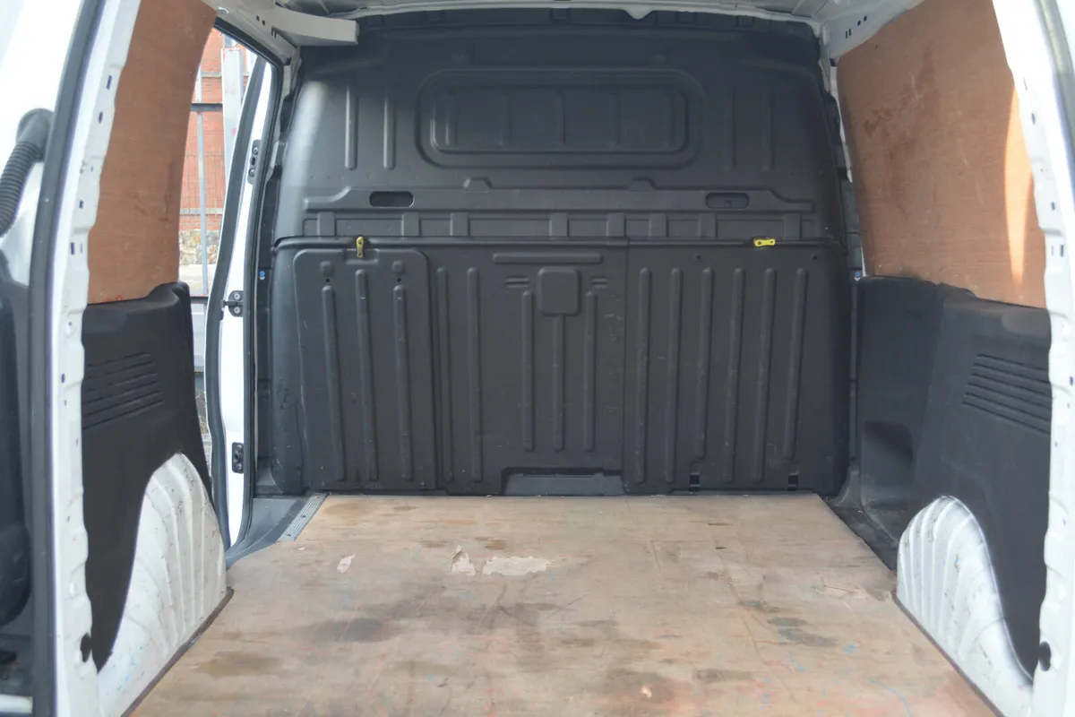 Opel Combo - 3 seat - Image 2