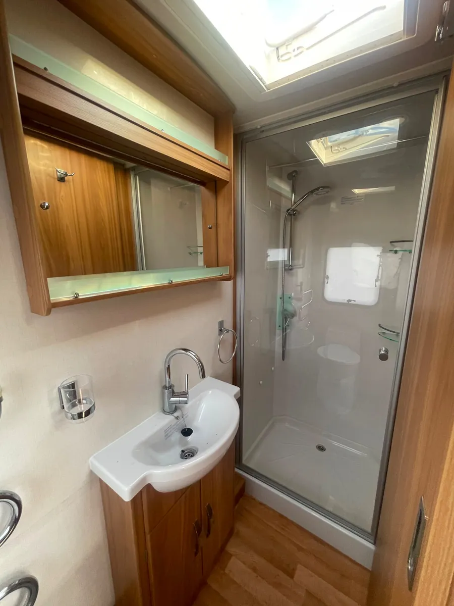 🚨 ISLAND BED 4 BERTH🚨 - Image 4